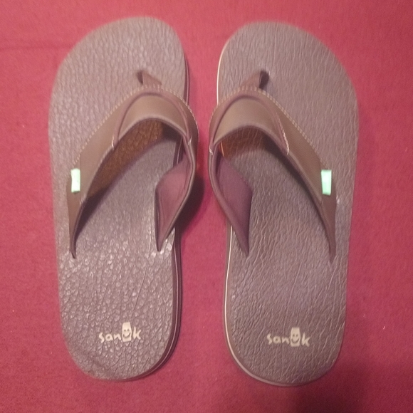 Sanuk Beer Cozy Flip Flops • Mens 11 • Brown - Picture 2 of 6